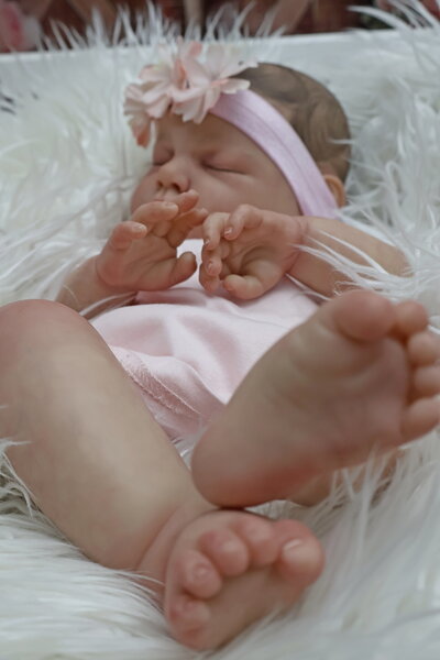Bambola che sembra una bambina vera - Paula by Reva Schick / neonato reborn che sembra vero