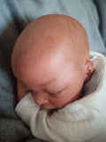 Bambola reborn neonato occhi chiusi N°343/500 - Khloe Marie / bambola che sembra un bambino vero