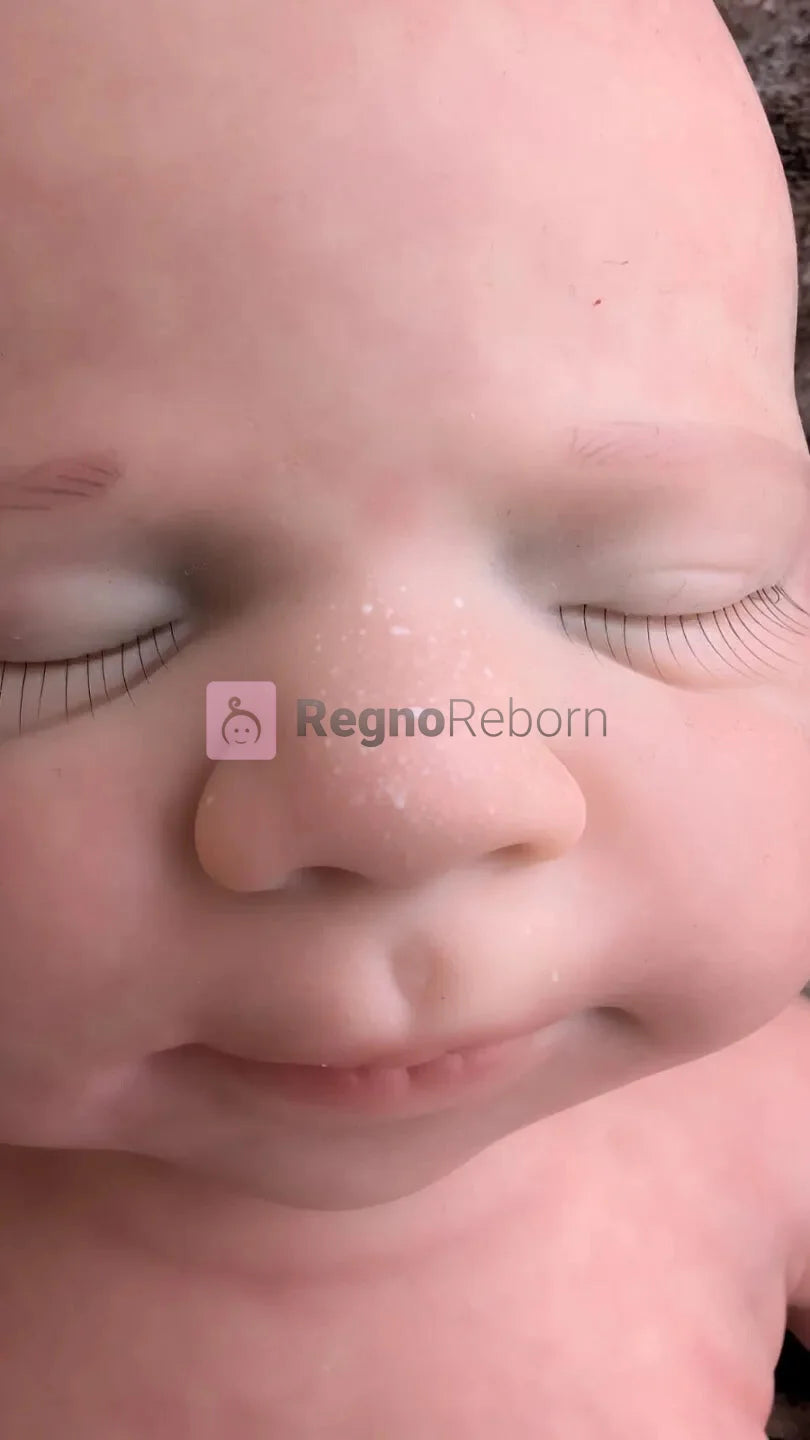 Neonata reborn ultra realistica con effetto crosta lattea sul naso