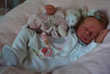 Bambola reborn femmina addormentata Louise - by Linde Sherer