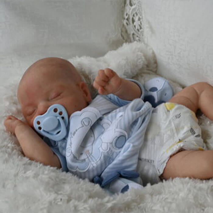 Bambola reborn Lucas by Cassie Brace N°697/900 / neonato reborn maschio occhi chiusi in edizione limitata / bambolotto reborn maschio che sembra un neonato vero