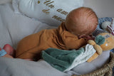 Bambola reborn maschio che dorme - Arthur by Realborn Darren / bambola reborn che sembra vera con bellissimi capelli di mohair
