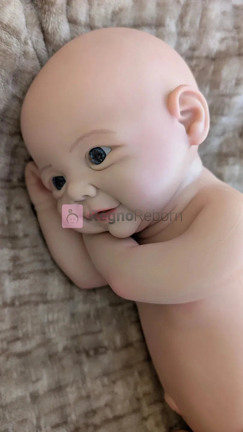 bambola-reborn-posizione-reale-mani-sotto-testa