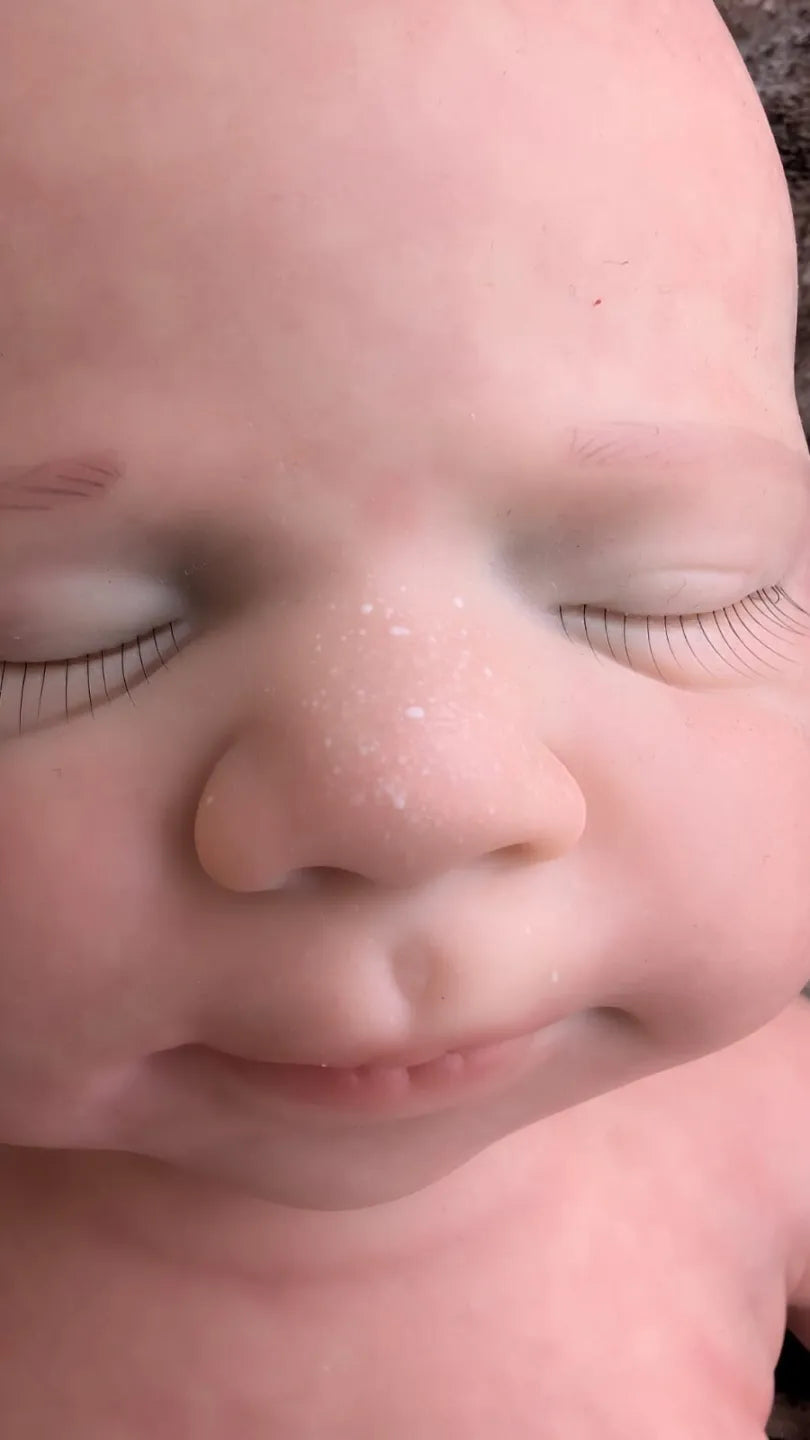 Neonata reborn ultra realistica con effetto crosta lattea sul naso