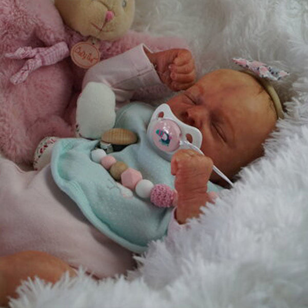 Neonato reborn femmina Aniela - by Realborn Callie / bambola reborn femmina con gli occhi chiusi / bambola che sembra una bimba vera
