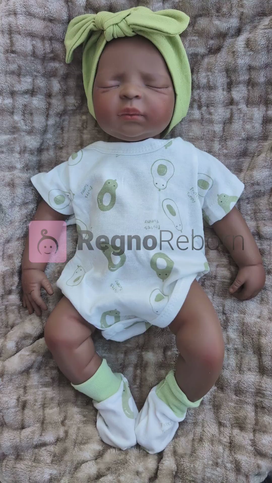 video-presentazione-bambola-reborn-di-colore-nero-femmina-occhi-chiusi-45cm-silicone-MARTHE
